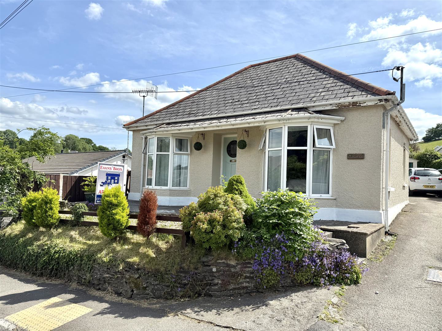 Rhydcymerau Road, Llanybydder