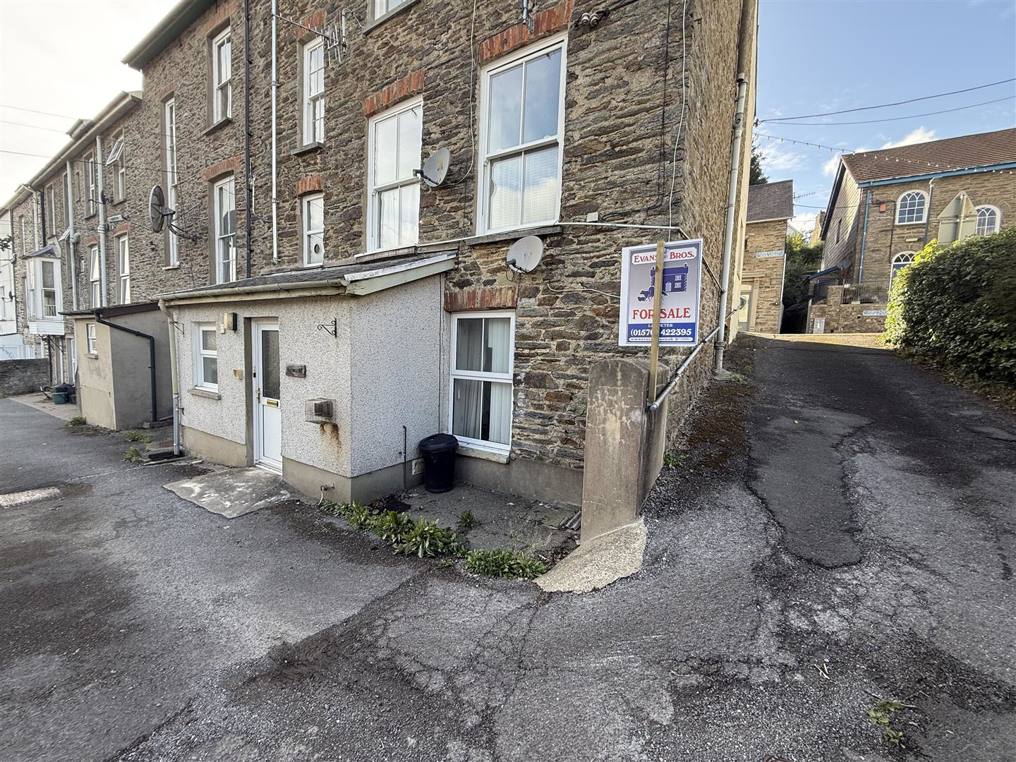Wind Street, Llandysul, photo 13