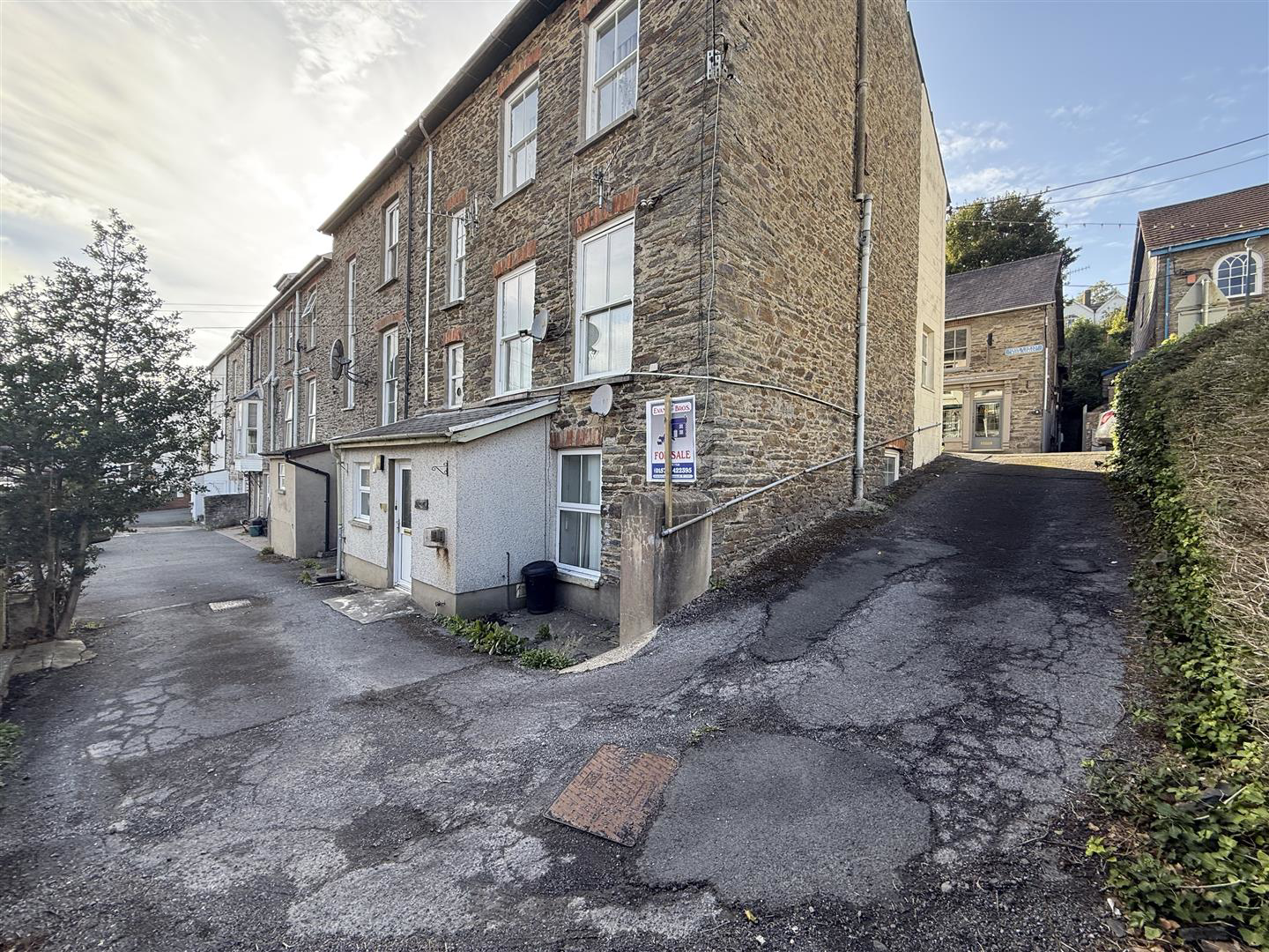 Wind Street, Llandysul