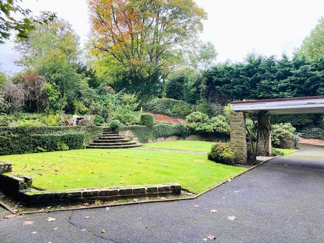 Broom Close, Esher, KT10