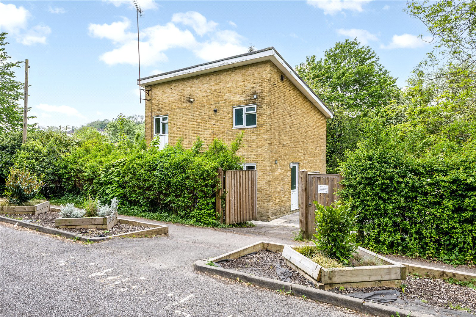 Markfield Road, Caterham, CR3