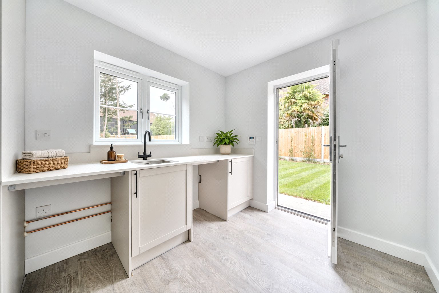 Holt Lane, North Warnborough, Hampshire, RG29, photo 5