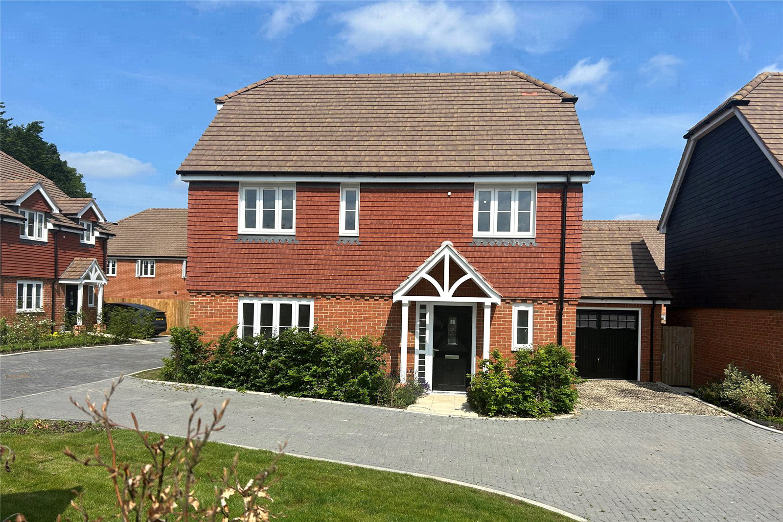 Fuggle Hop Close, Tongham, Surrey, GU10