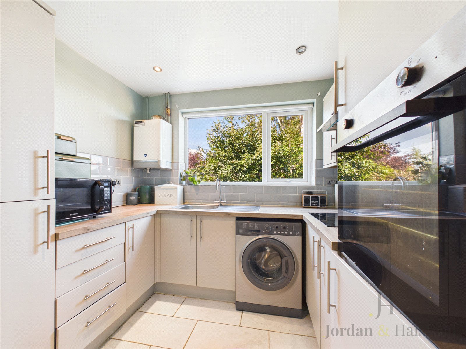 Bickerton Avenue, Frodsham, Cheshire, WA6, photo 3