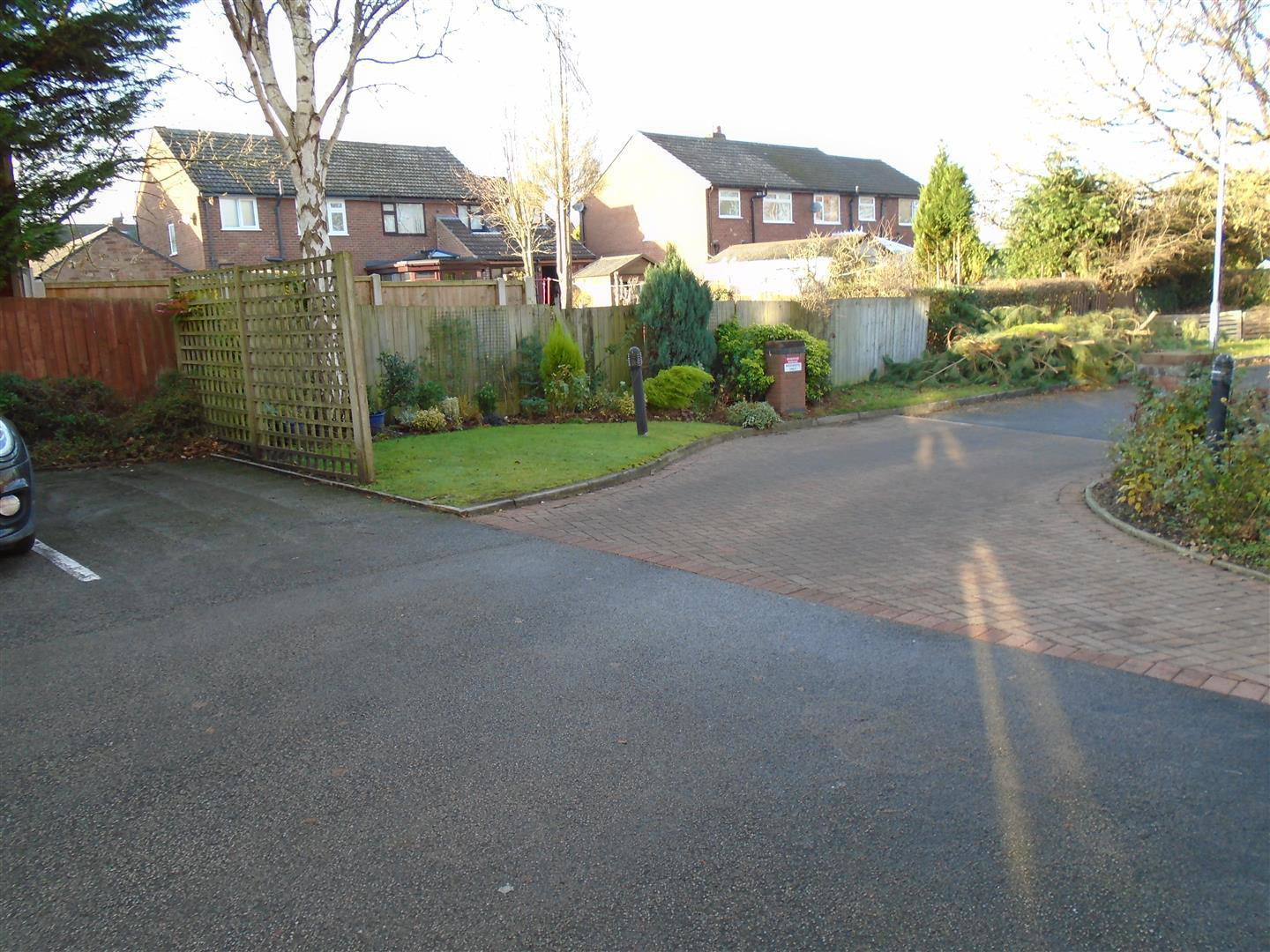 Ashley Court car par