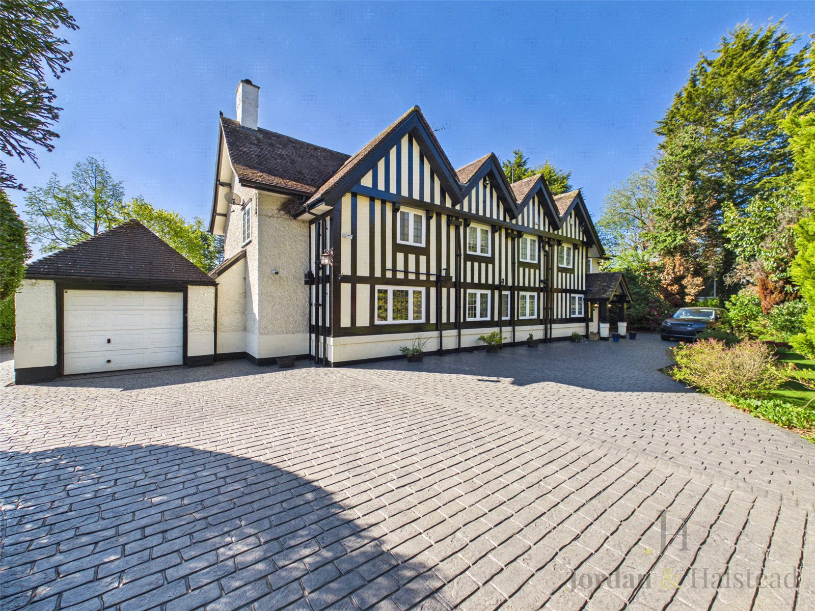 Adlington Road, Wilmslow, Cheshire, SK9