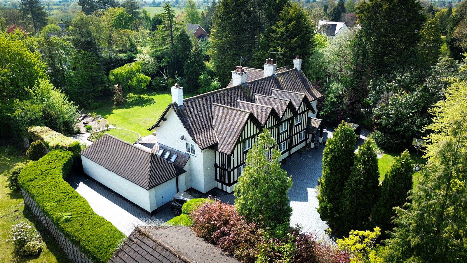 Adlington Road, Wilmslow, Cheshire, SK9
