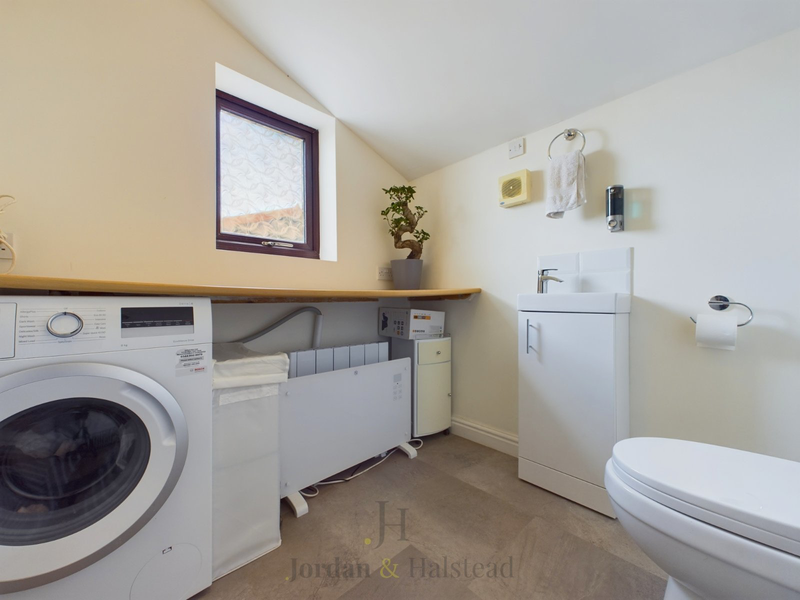 New Pale Road, Kingswood, Frodsham, Cheshire, WA6, photo 13