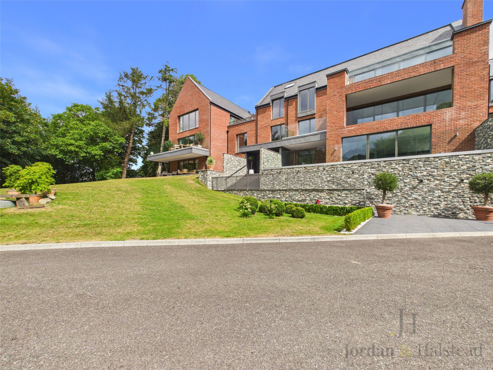 Macclesfield Road, Prestbury, Macclesfield, Cheshire, SK10