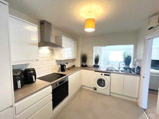 Eddisbury Square, Frodsham, Cheshire, WA6, photo 6