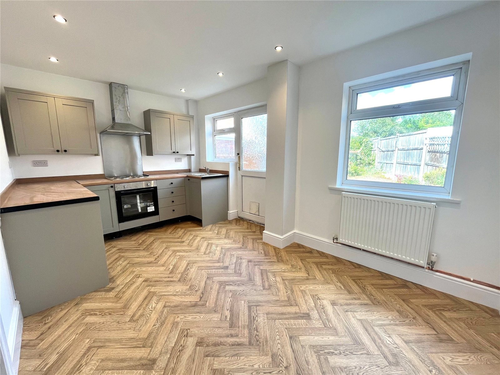 Claremont Avenue, Garden City, Deeside, Flintshire, CH5, photo 3
