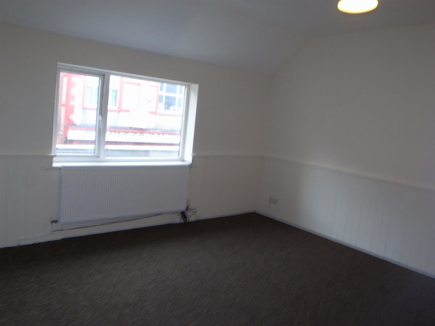 Crescent Road, Rhyl, LL18, photo 3