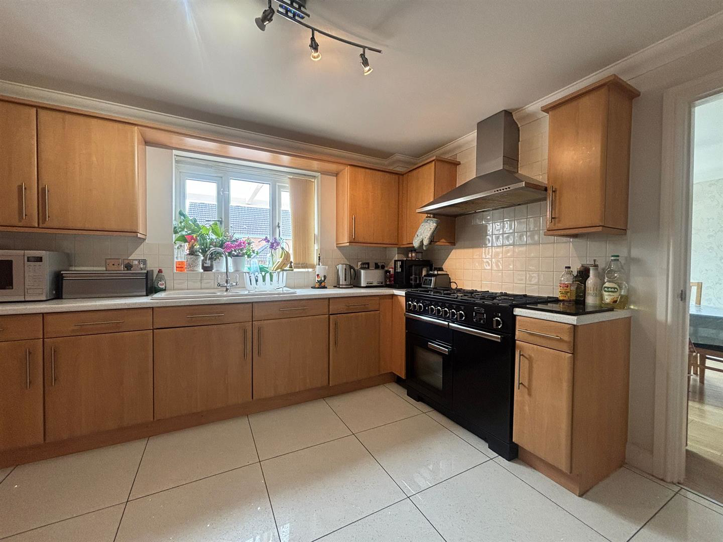 Clos Bryn Haul, Llwynhendy, Llanelli, photo 14