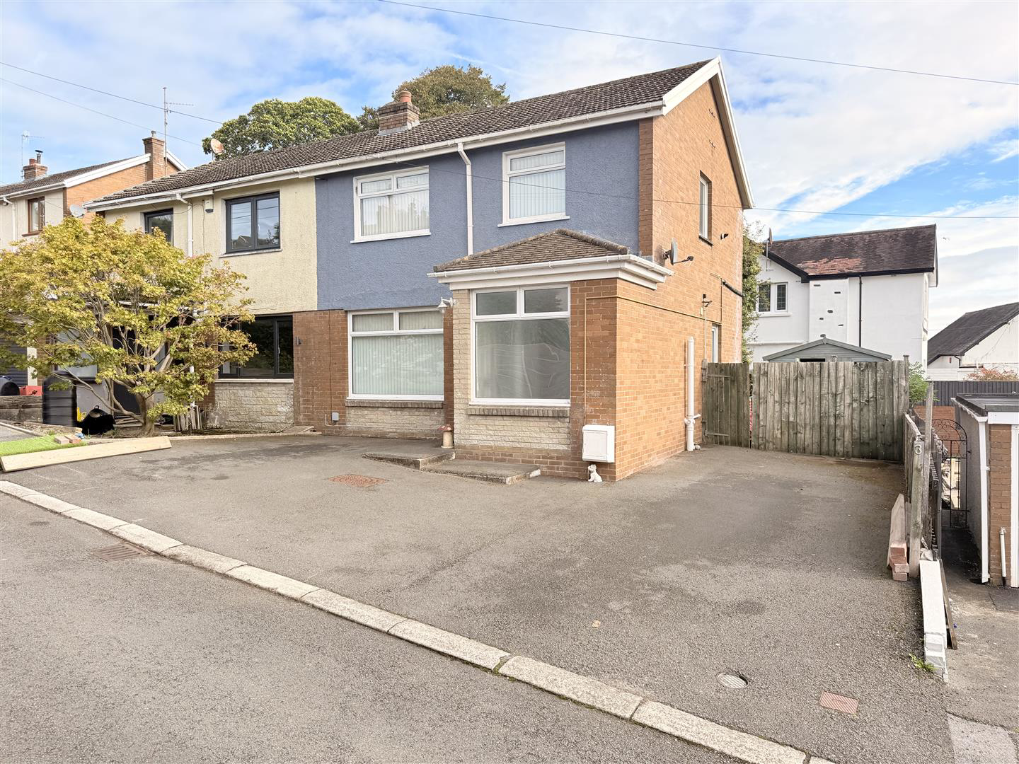 Ael Y Bryn Close, Llanelli