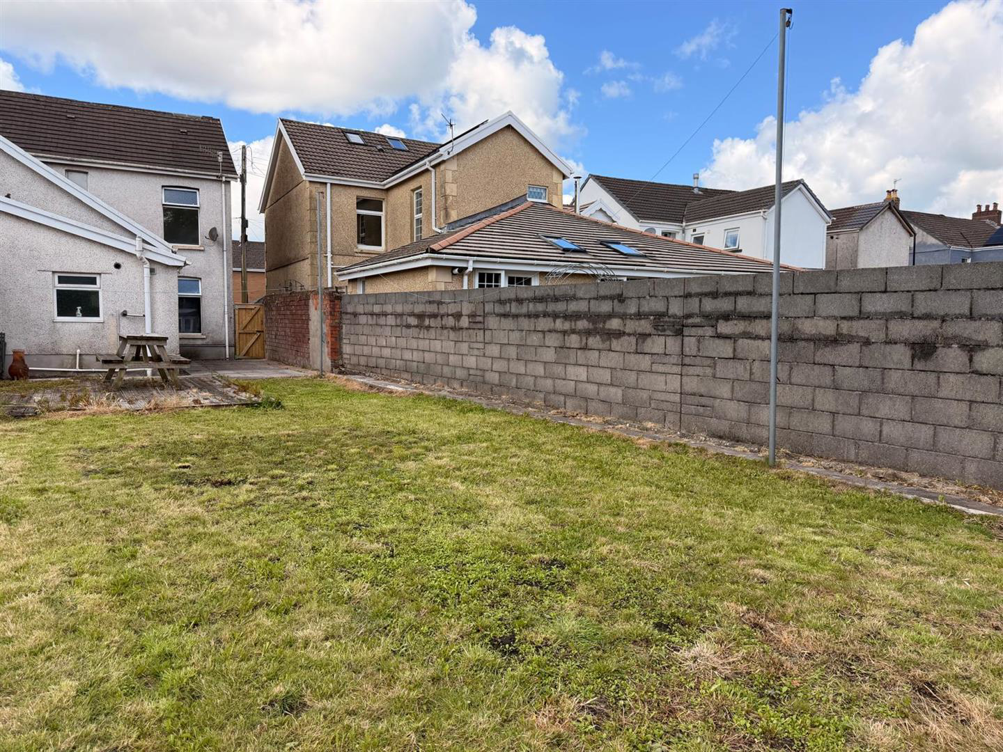Maes Road, Llangennech, Llanelli, photo 19