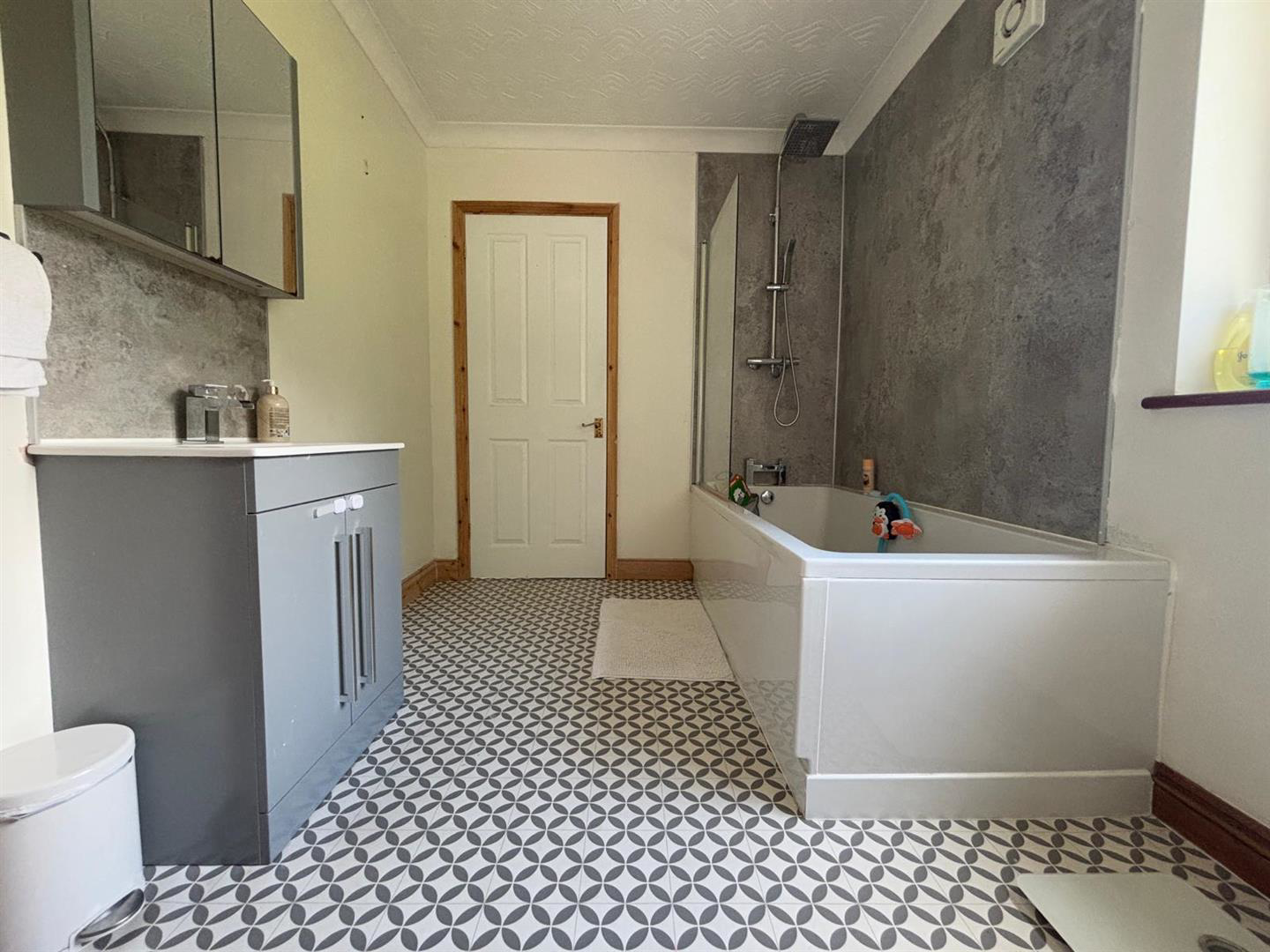 Heathfield Horeb Road, Mynyddygarreg, Kidwelly, photo 24