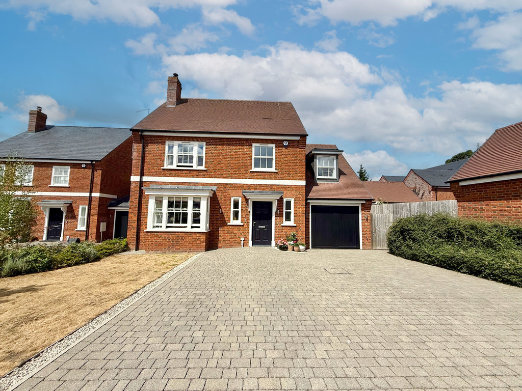 Eversden Close, Little Brickhill, MK17 9FU
