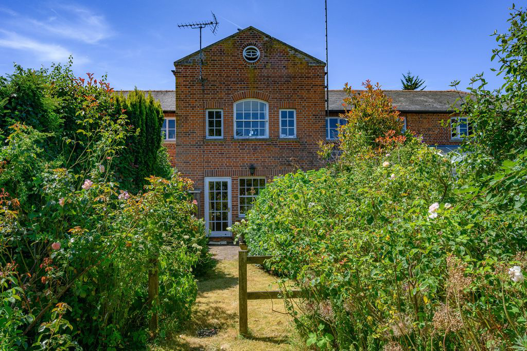 Wildhill Road, Essendon, AL9 6DN
