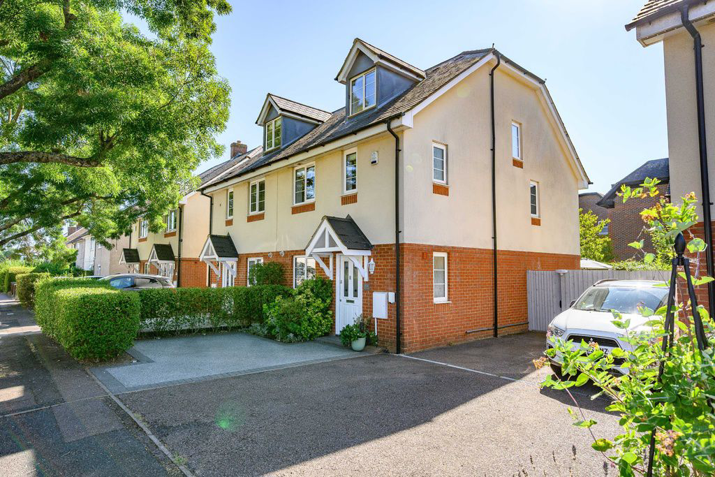 Clarkes Road, Hatfield, AL10 0HL
