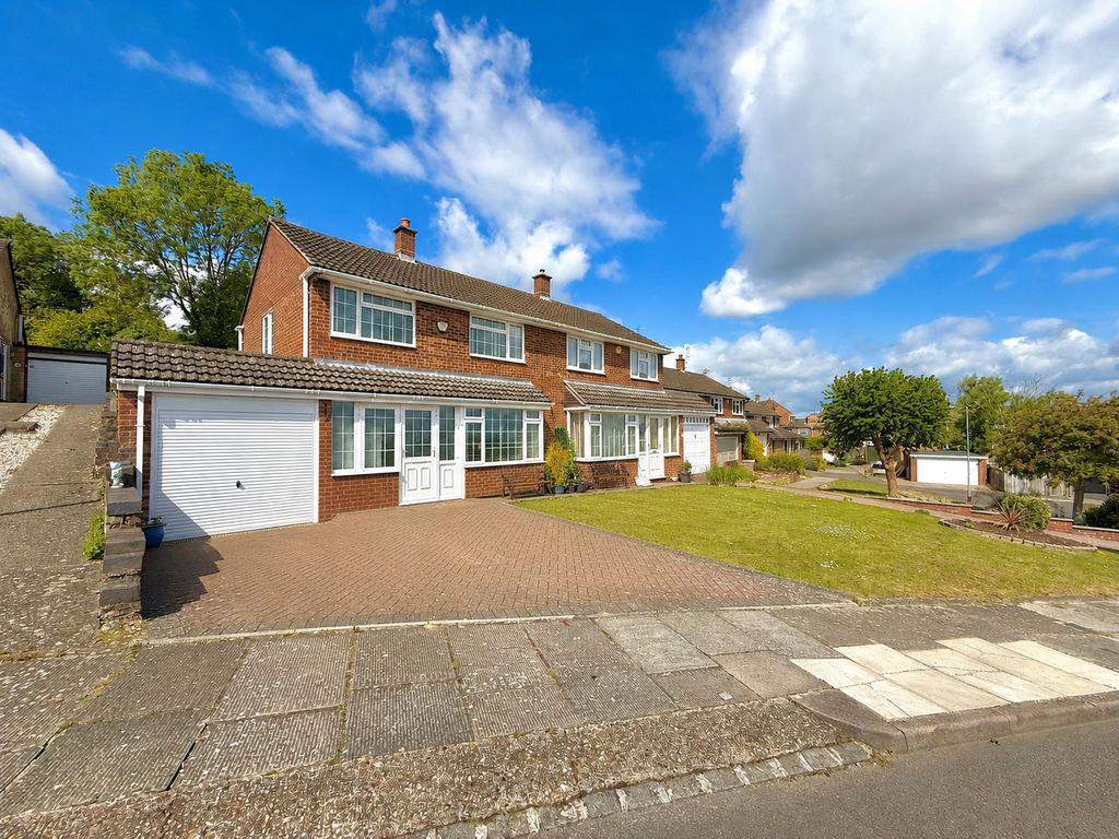 Bowland Crescent, Dunstable, LU6 3QD