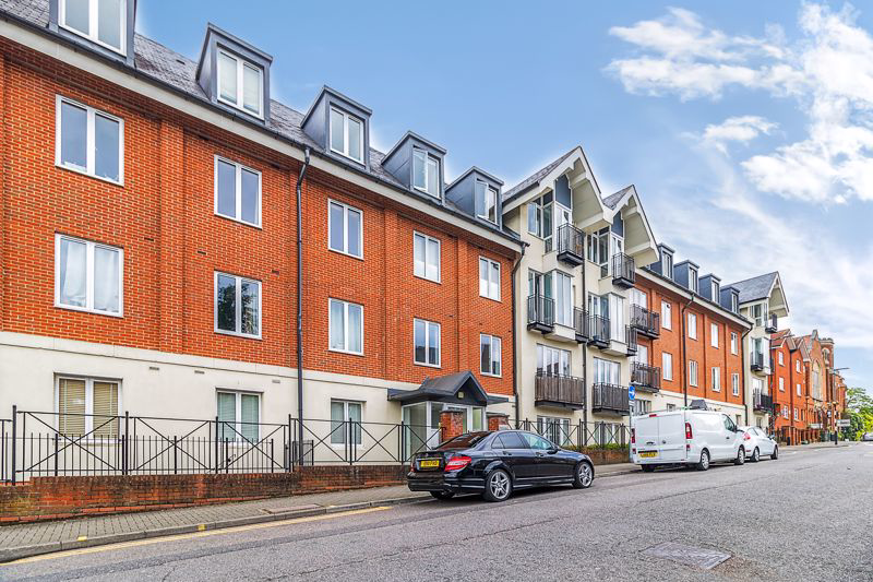 London Road, St. Albans, AL1 3WA