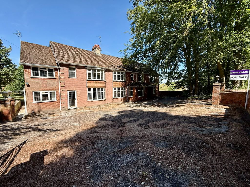 Dagnall Road, Whipsnade, LU6 2LD