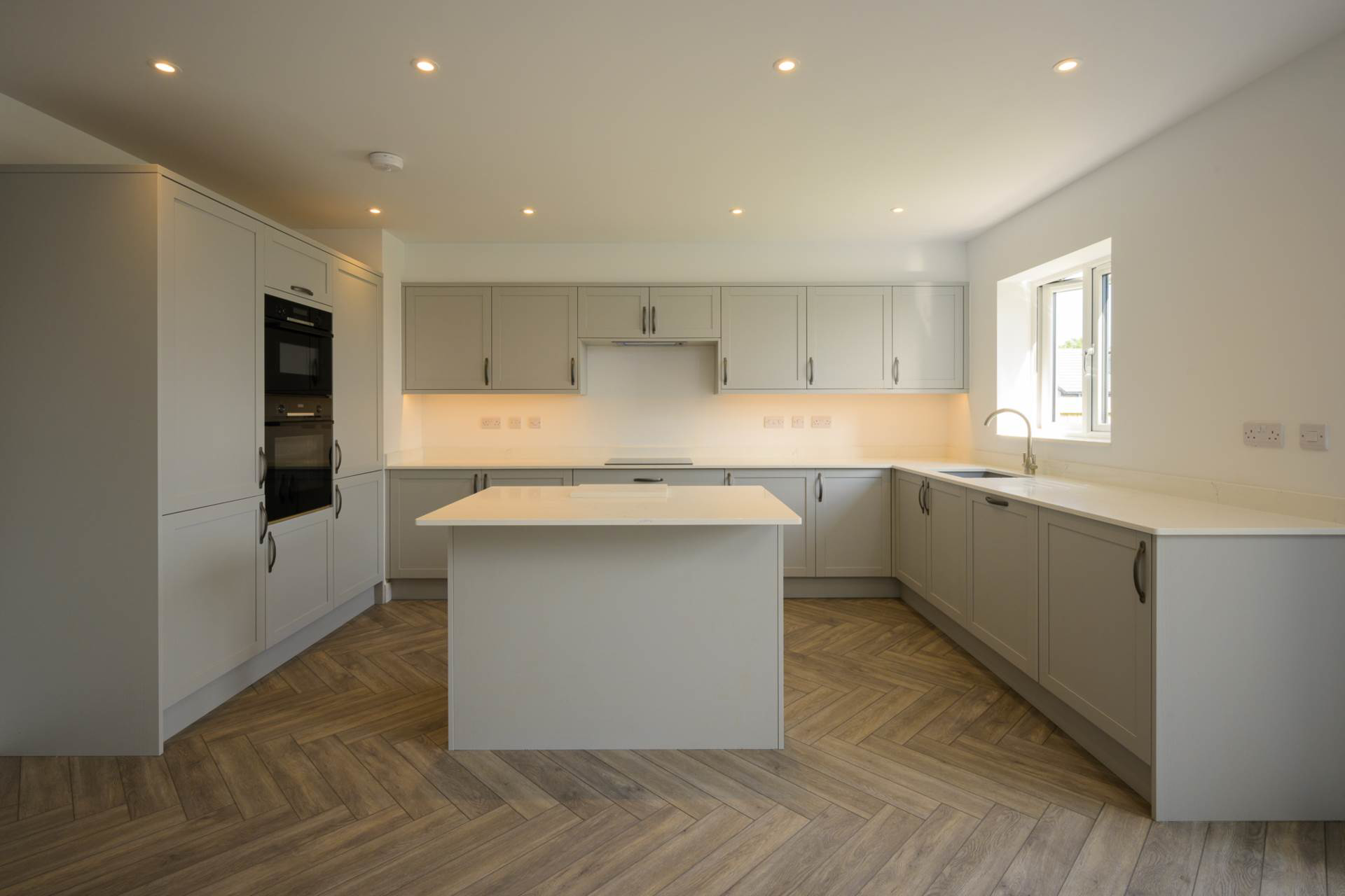 Oaktree House, Penhaven Court, Parkham, photo 2