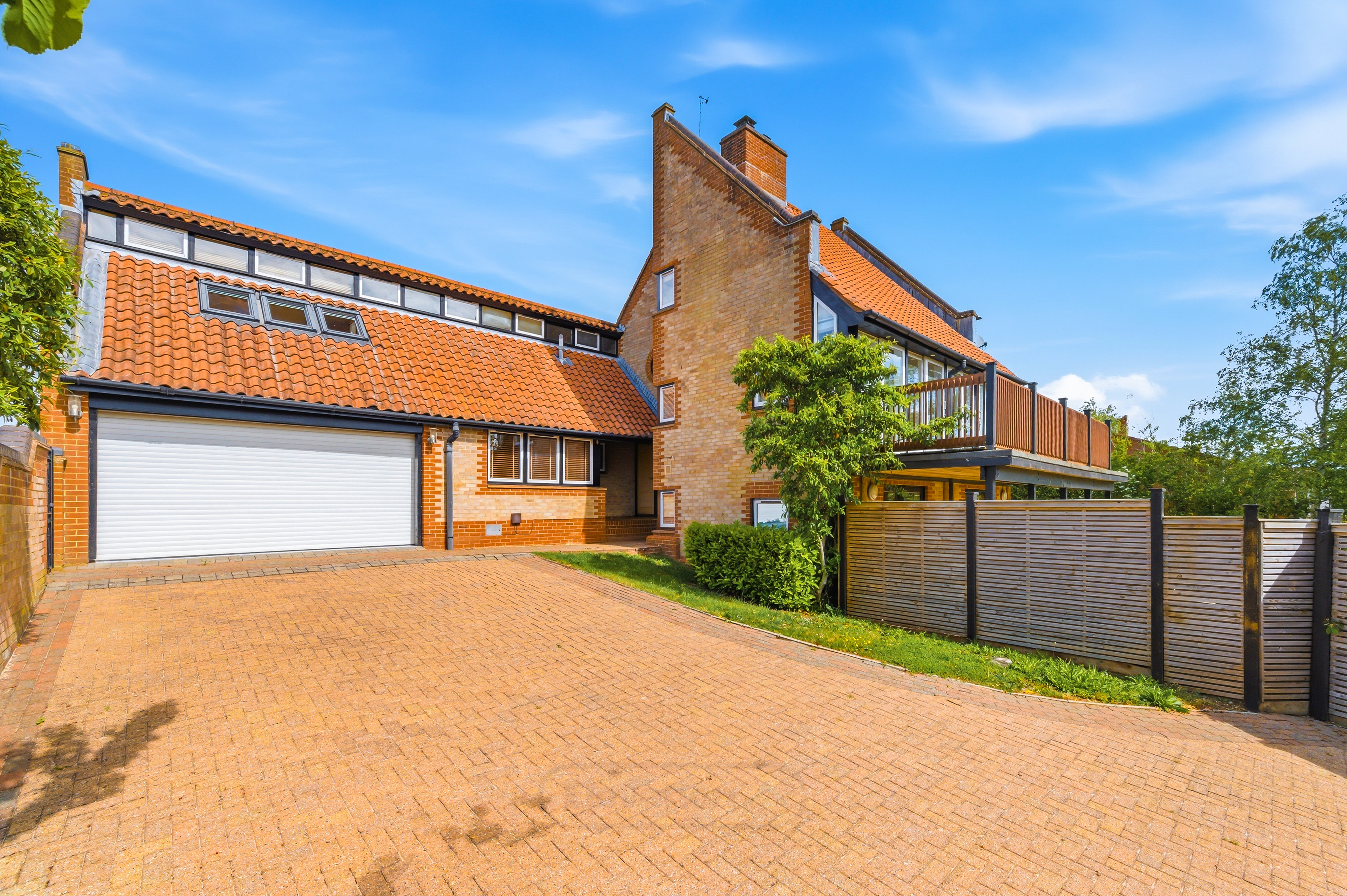 Thorneycroft Lane, Downhead Park, MK15