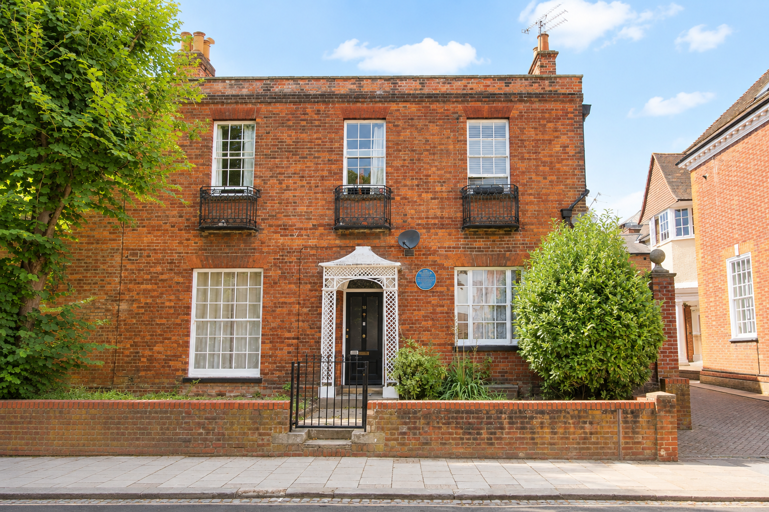 The Crescent, Crescent Court, MK40