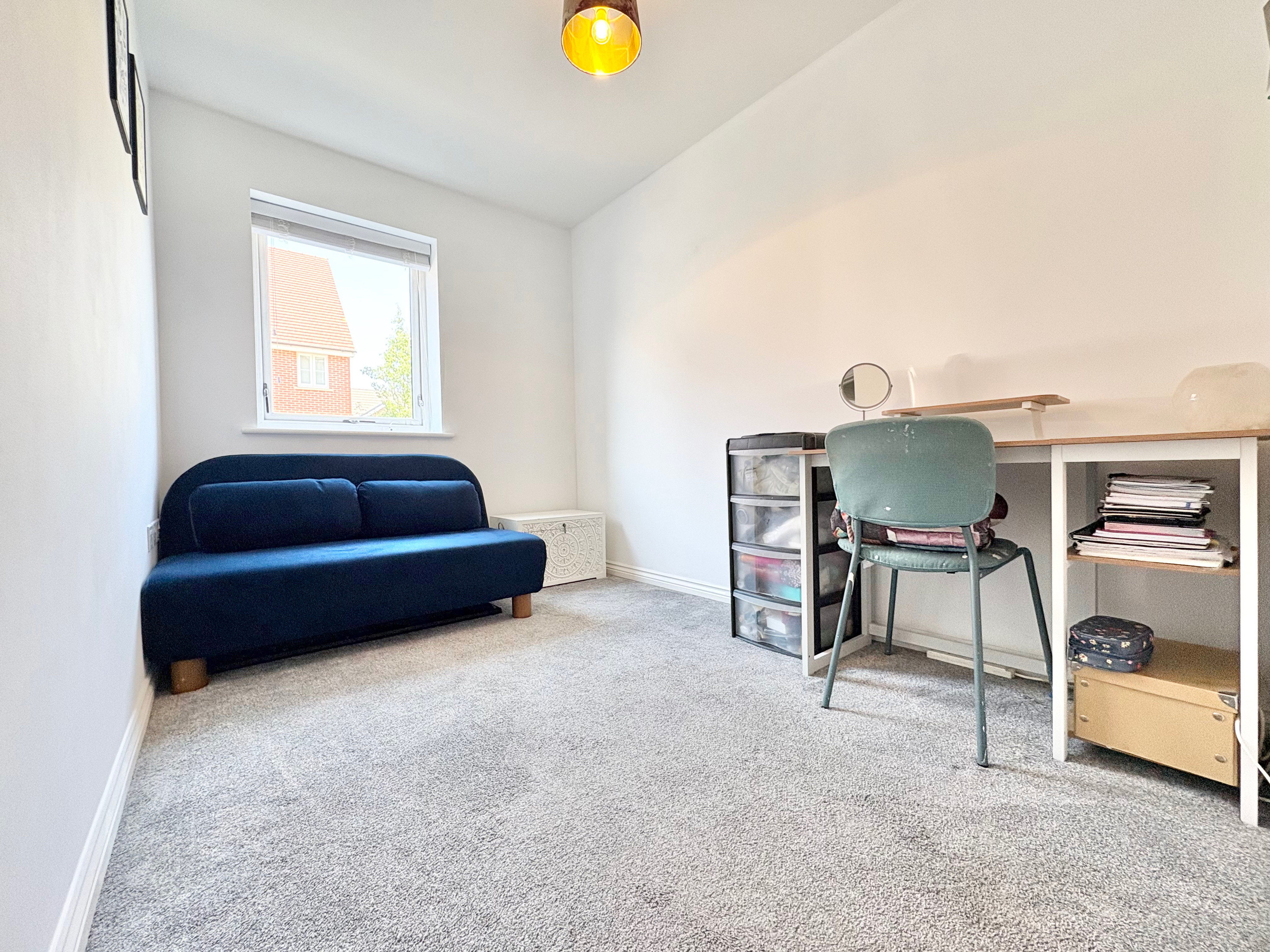 Santa Cruz Avenue, Bletchley, MK3, photo 12