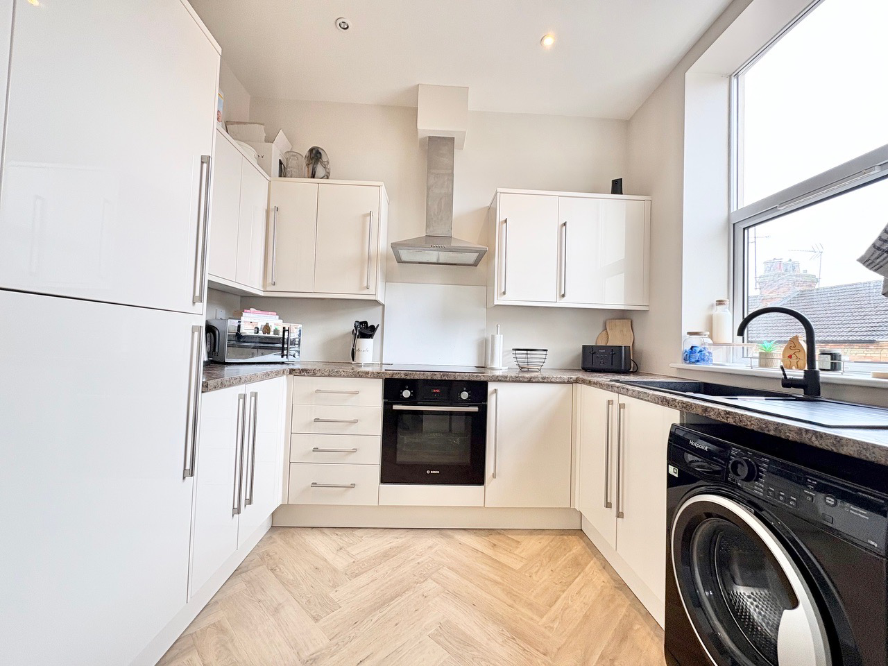 Newport Road, New Bradwell, MK13, photo 6