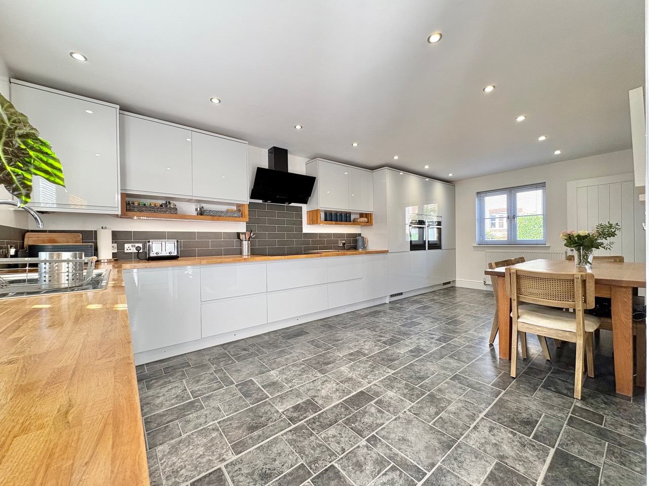 Colindale Street, Monkston Park, MK10, photo 2