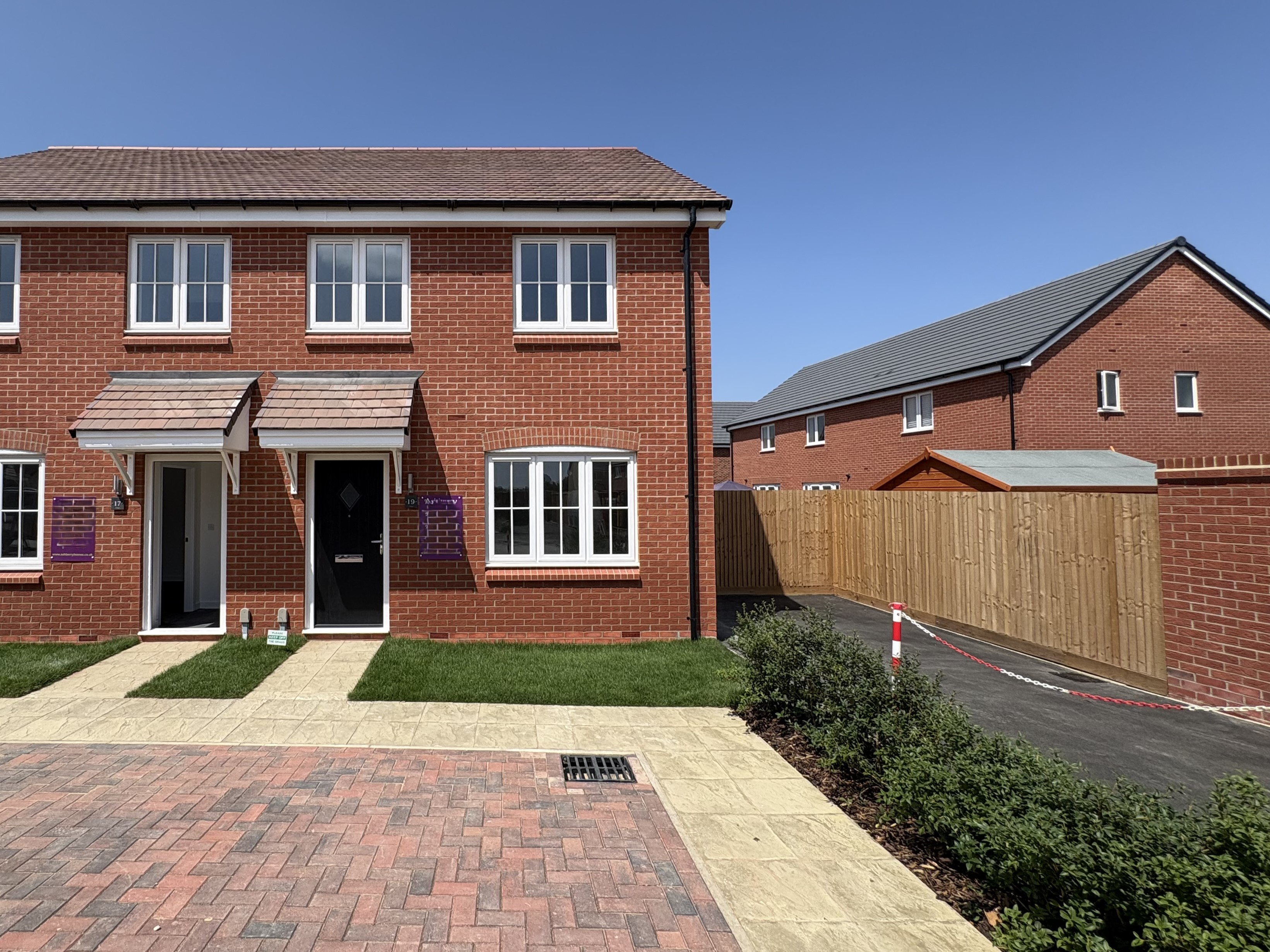 Tinkers Road, New Cardington, MK42