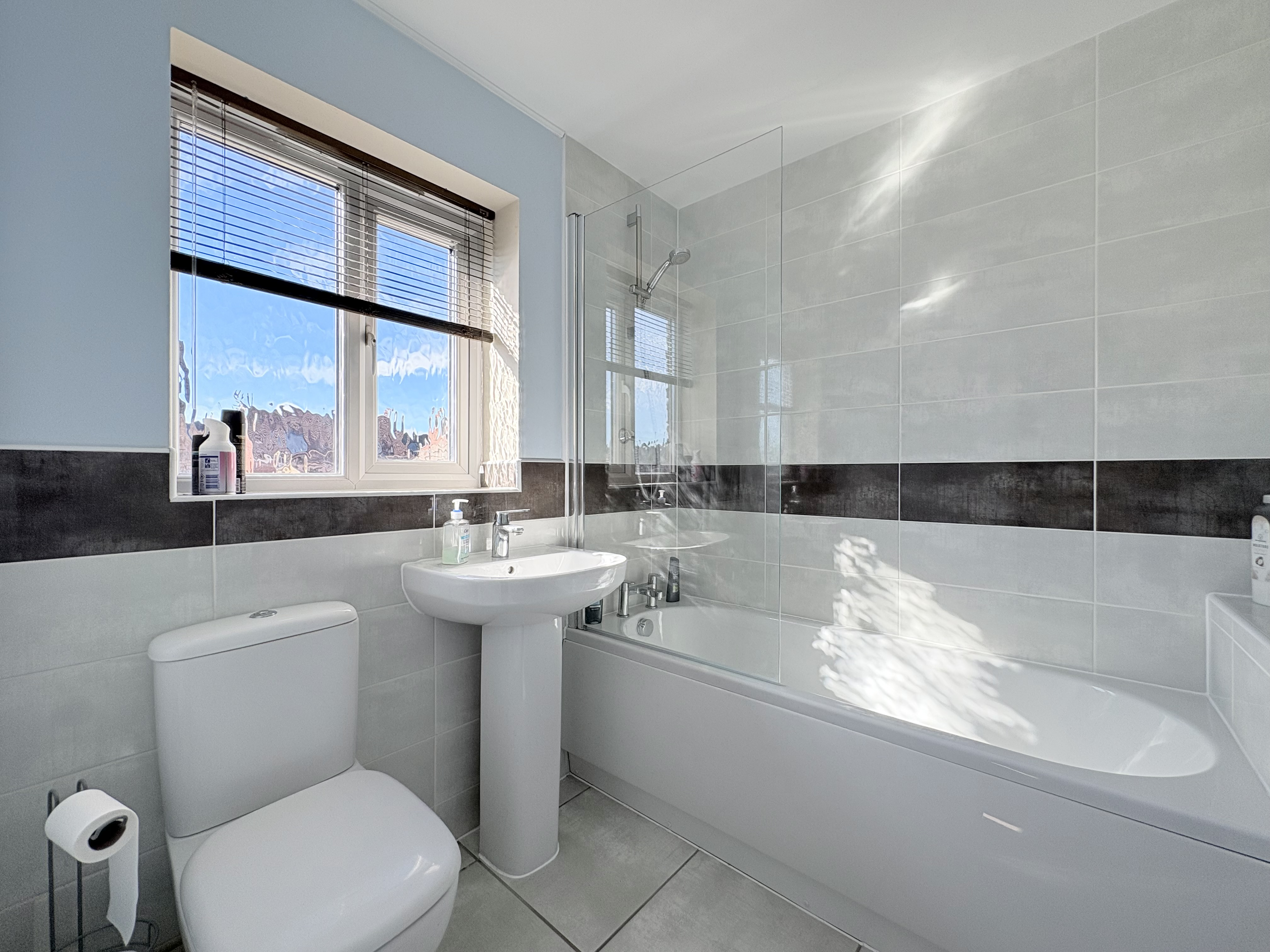 Lewis Close, Kempston, MK42, photo 15