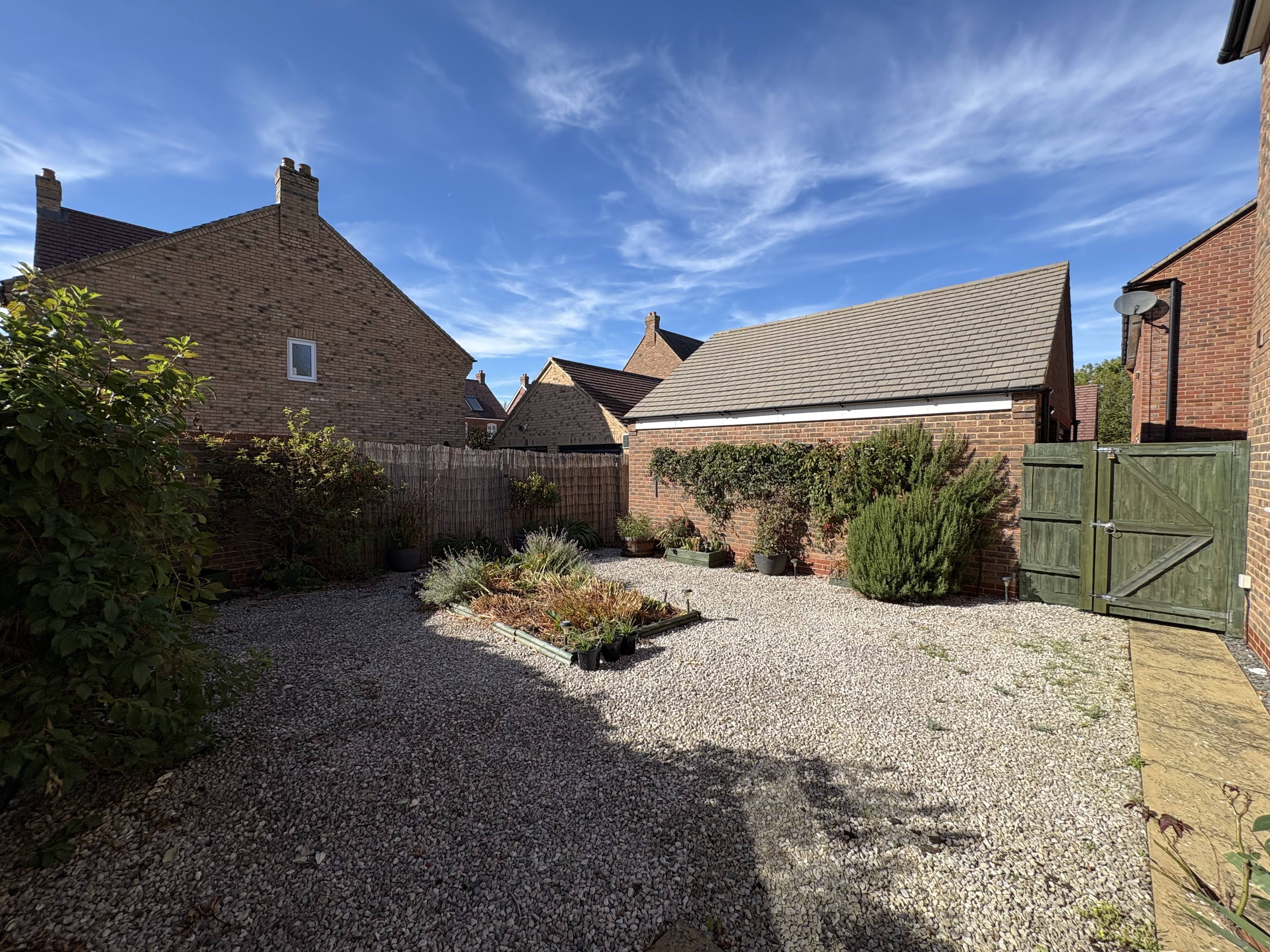 Lewis Close, Kempston, MK42, photo 16