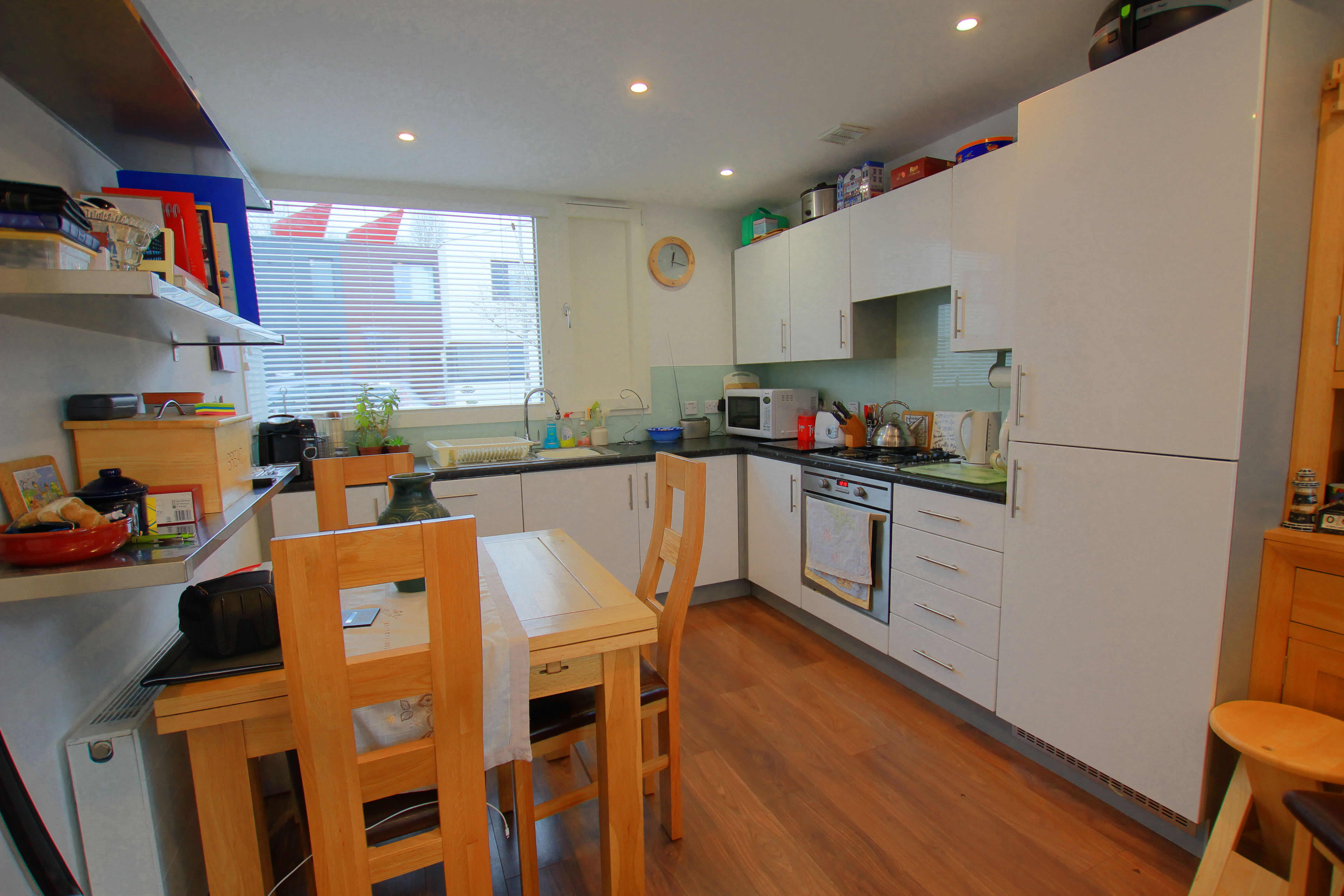 Holden Avenue, Oxley Park, MK4, photo 3