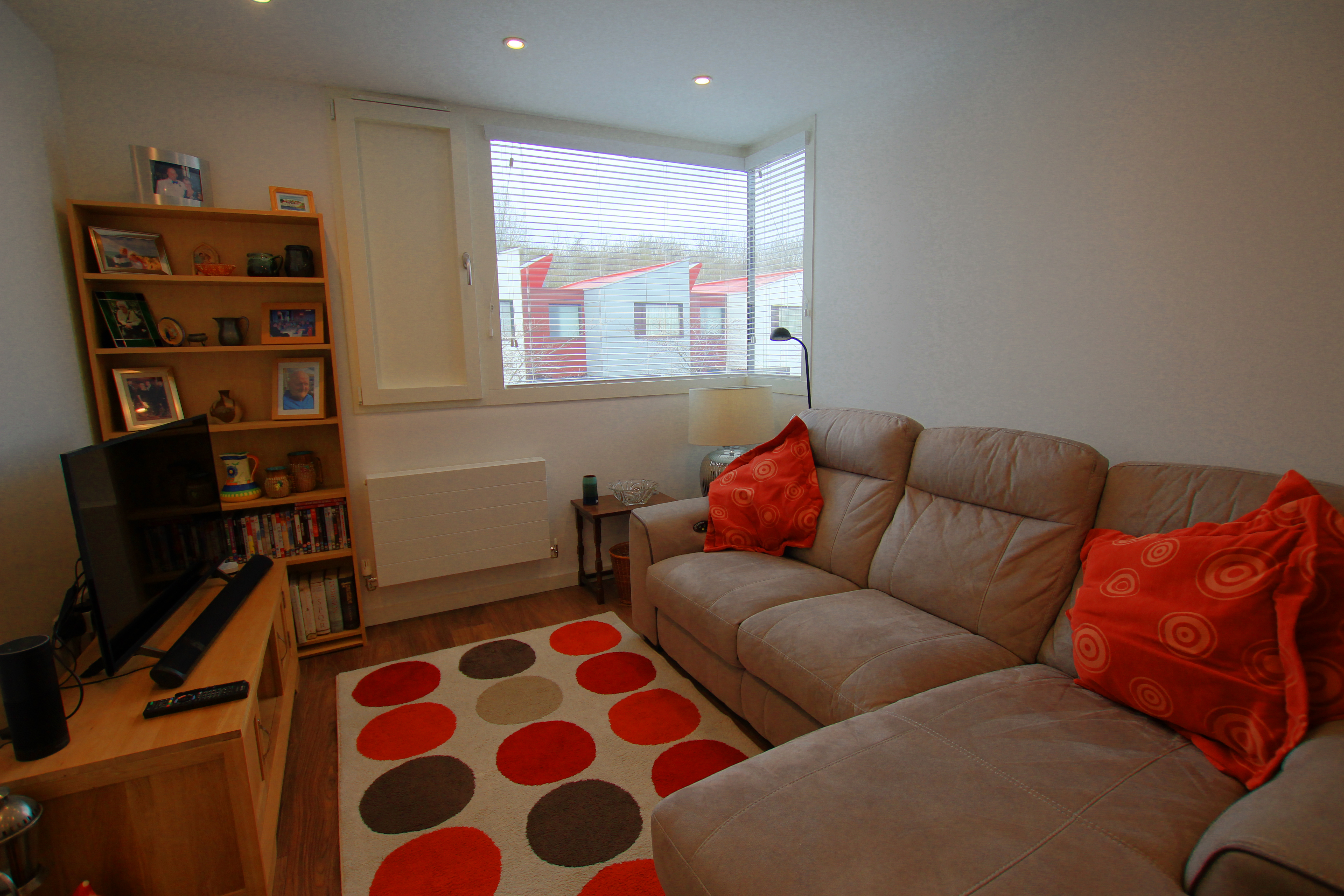 Holden Avenue, Oxley Park, MK4, photo 7