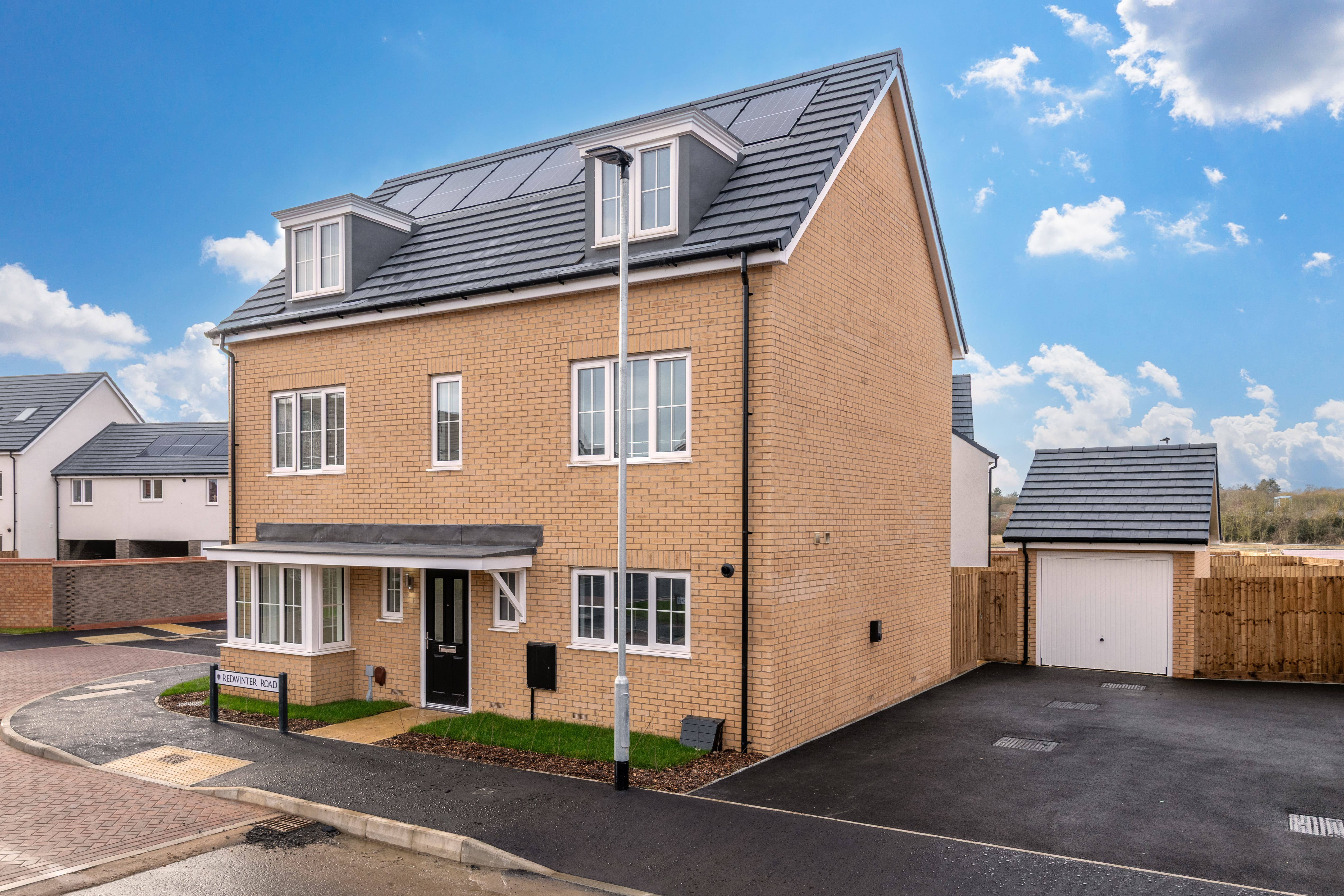 Royal Gardens, Wixams, MK45