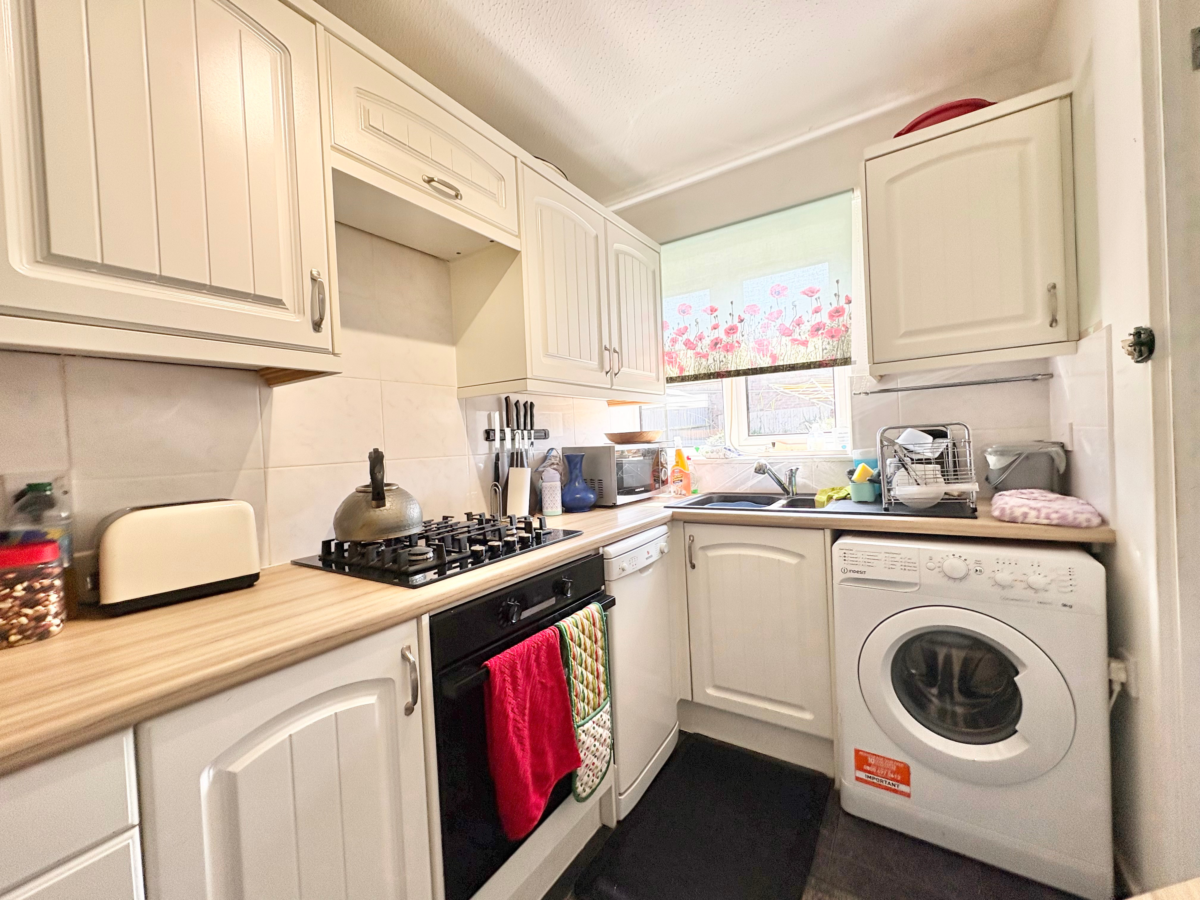 116a Germander Place Conniburrow Milton Keynes MK14 7DP, photo 4