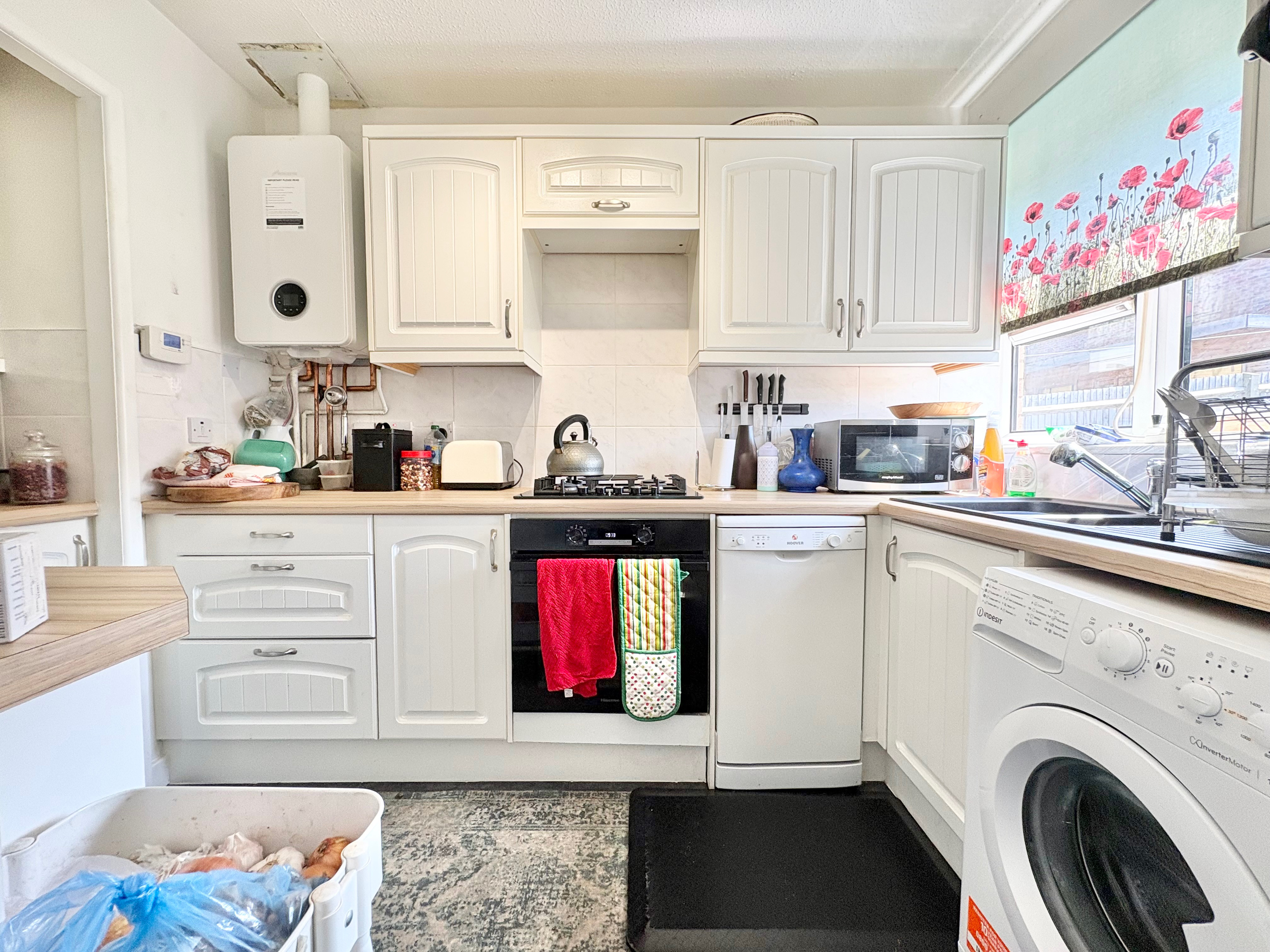 116a Germander Place Conniburrow Milton Keynes MK14 7DP, photo 2