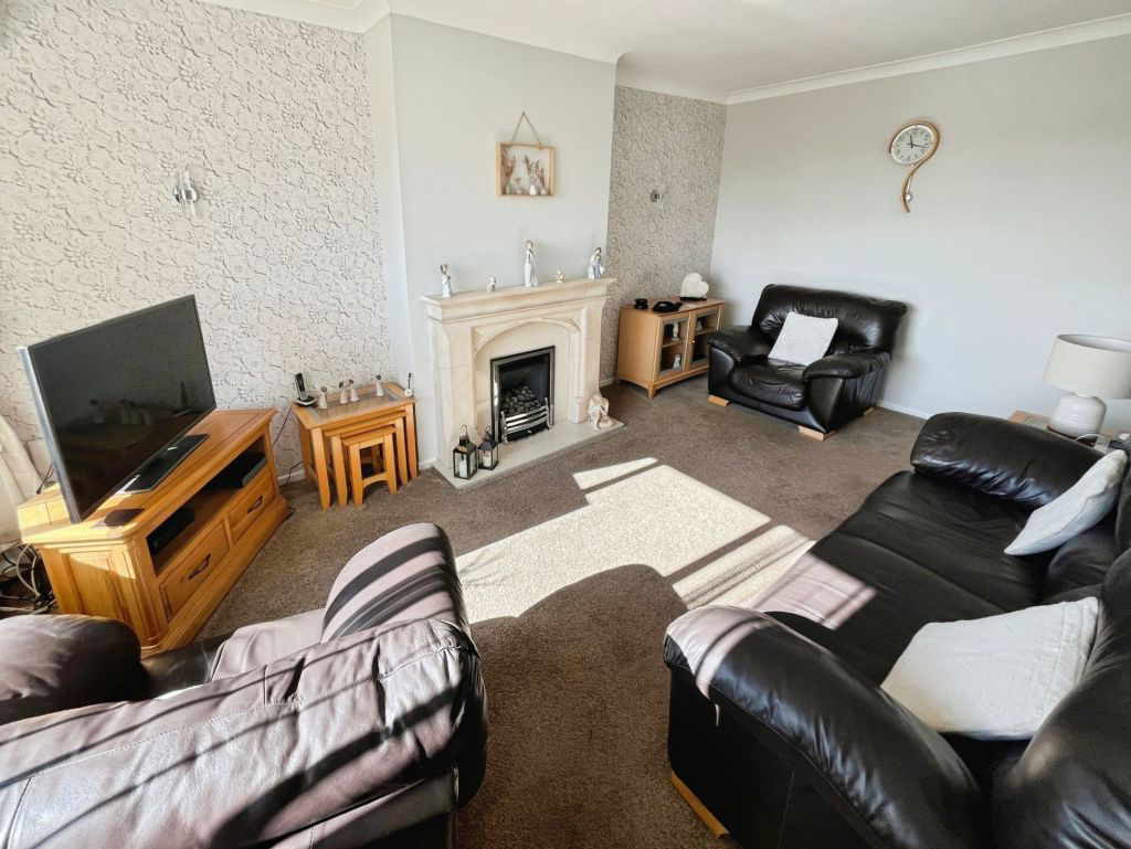 Wentworth Avenue, Farnworth, photo 10