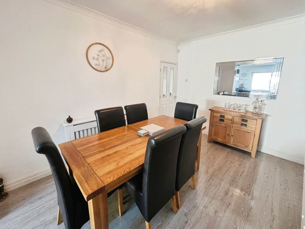 Wentworth Avenue, Farnworth, photo 7