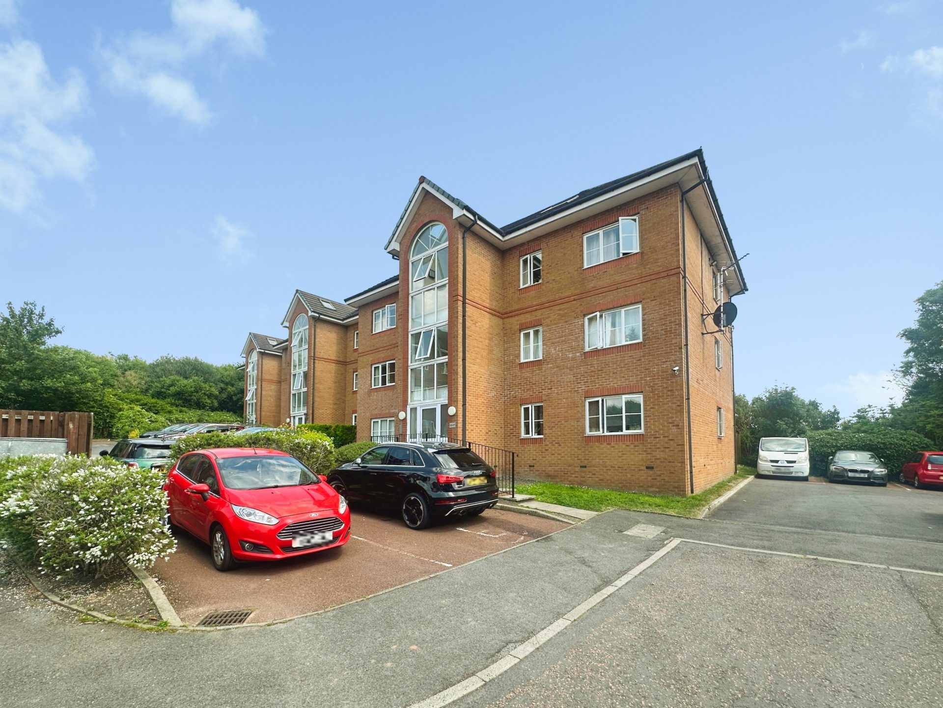 Broadoaks, Bury