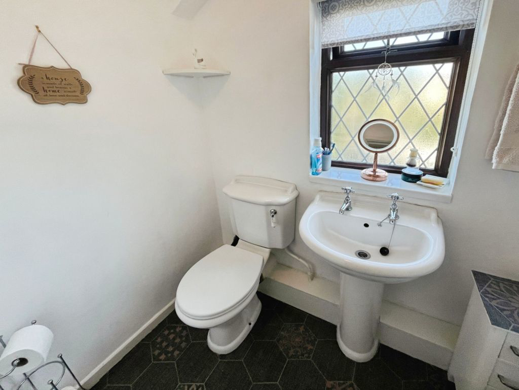 Wentworth Avenue, Farnworth, photo 11