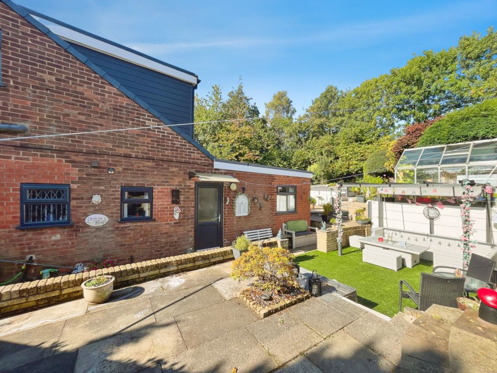 Wentworth Avenue, Farnworth, photo 22