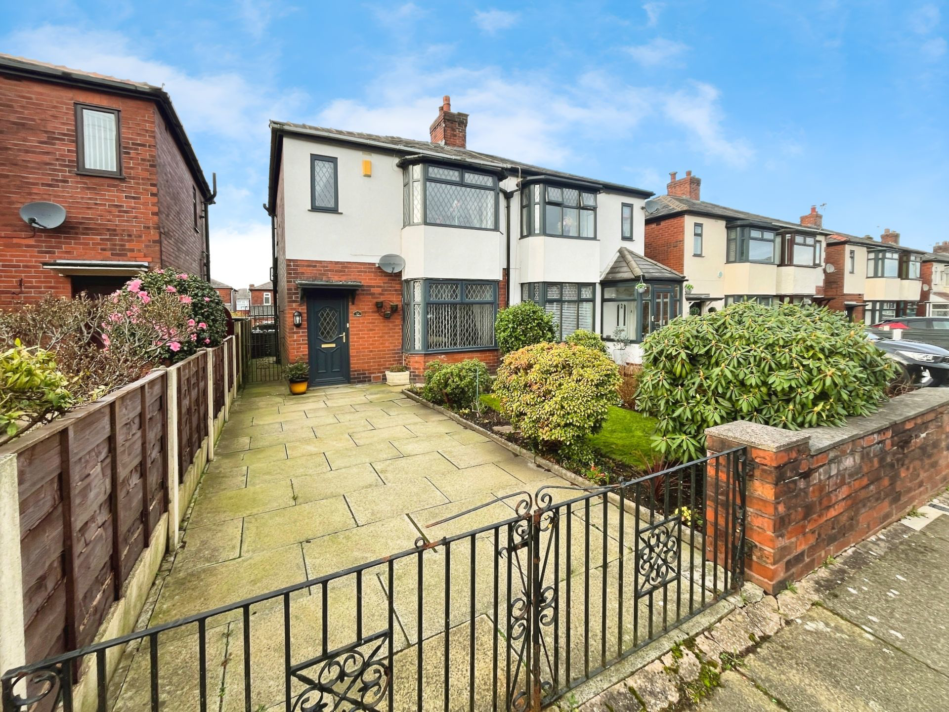 Longfellow Avenue, Middle Hulton