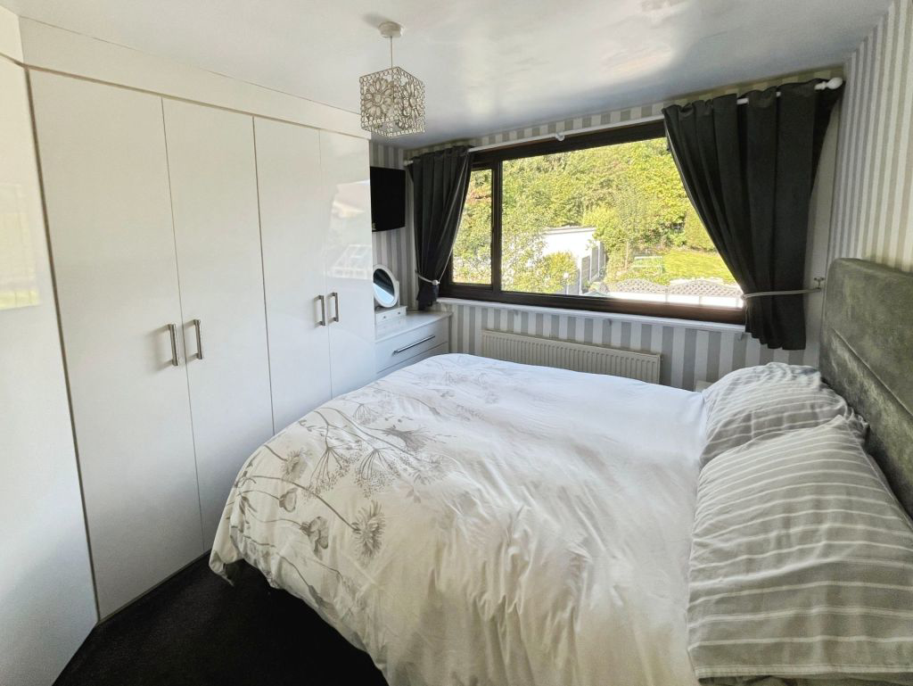 Wentworth Avenue, Farnworth, photo 12