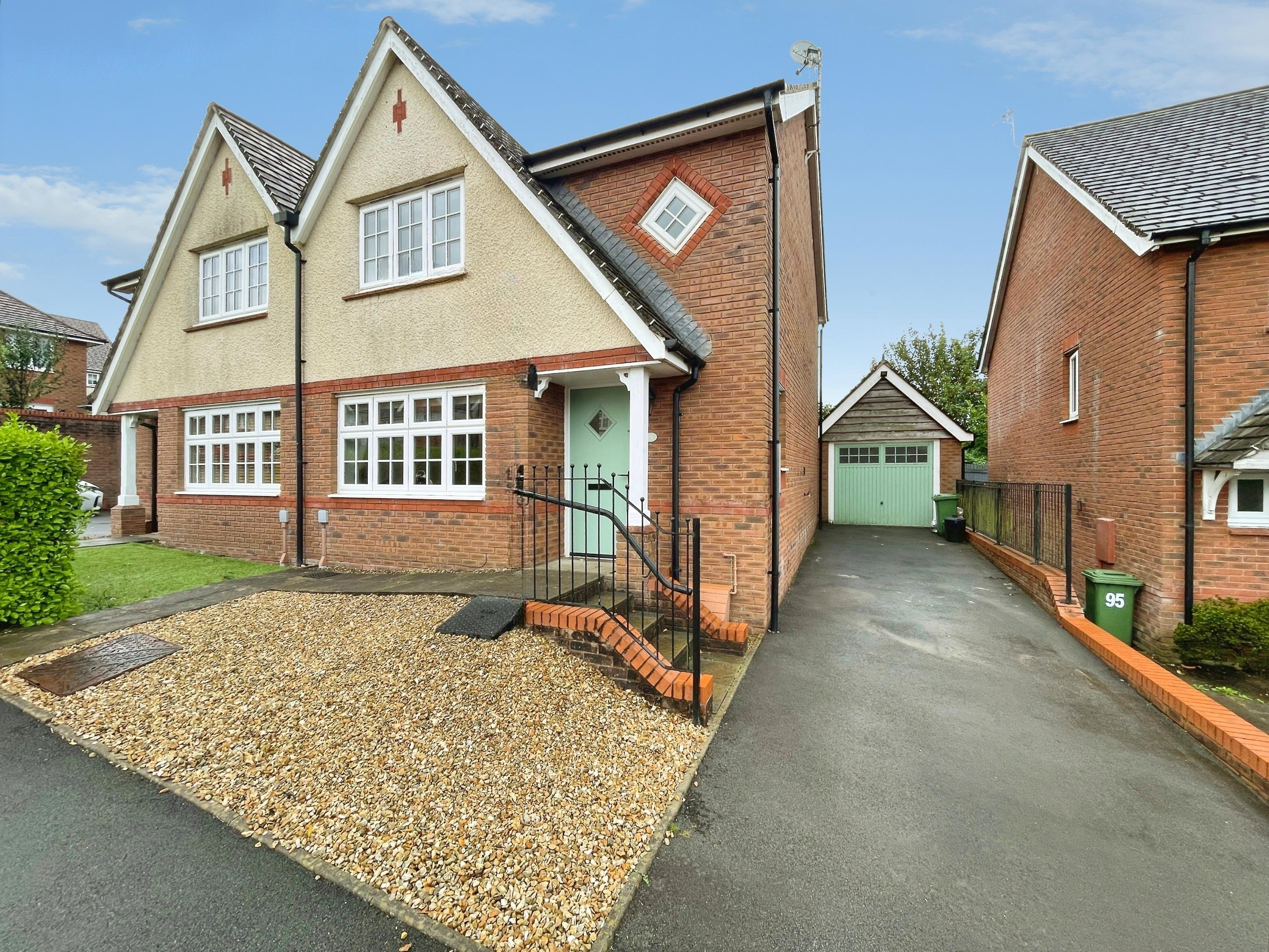 Llanharan, Pontyclun, CF72