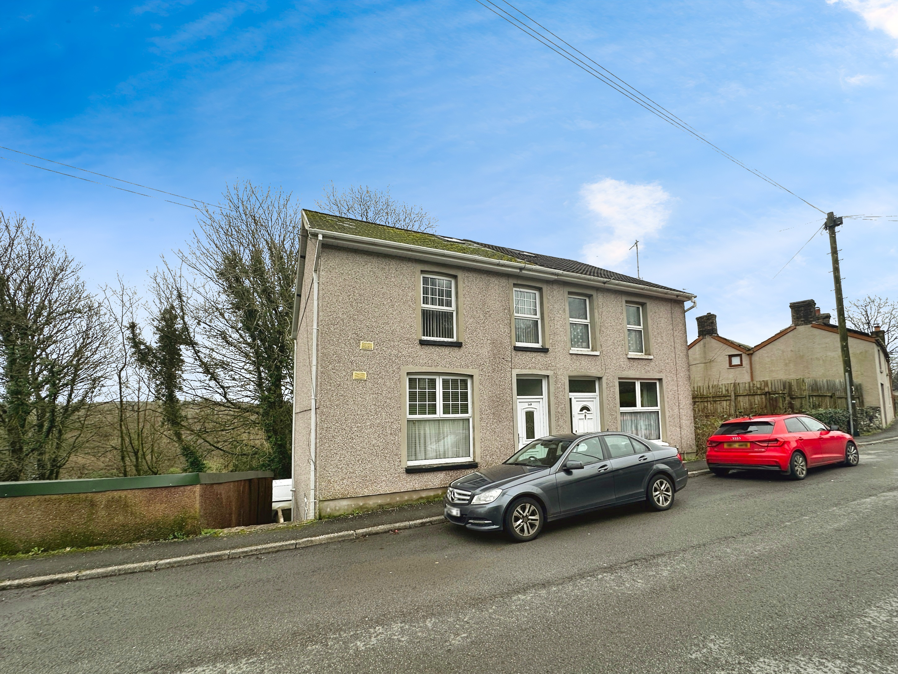 Bridgend Road, Aberkenfig, CF32