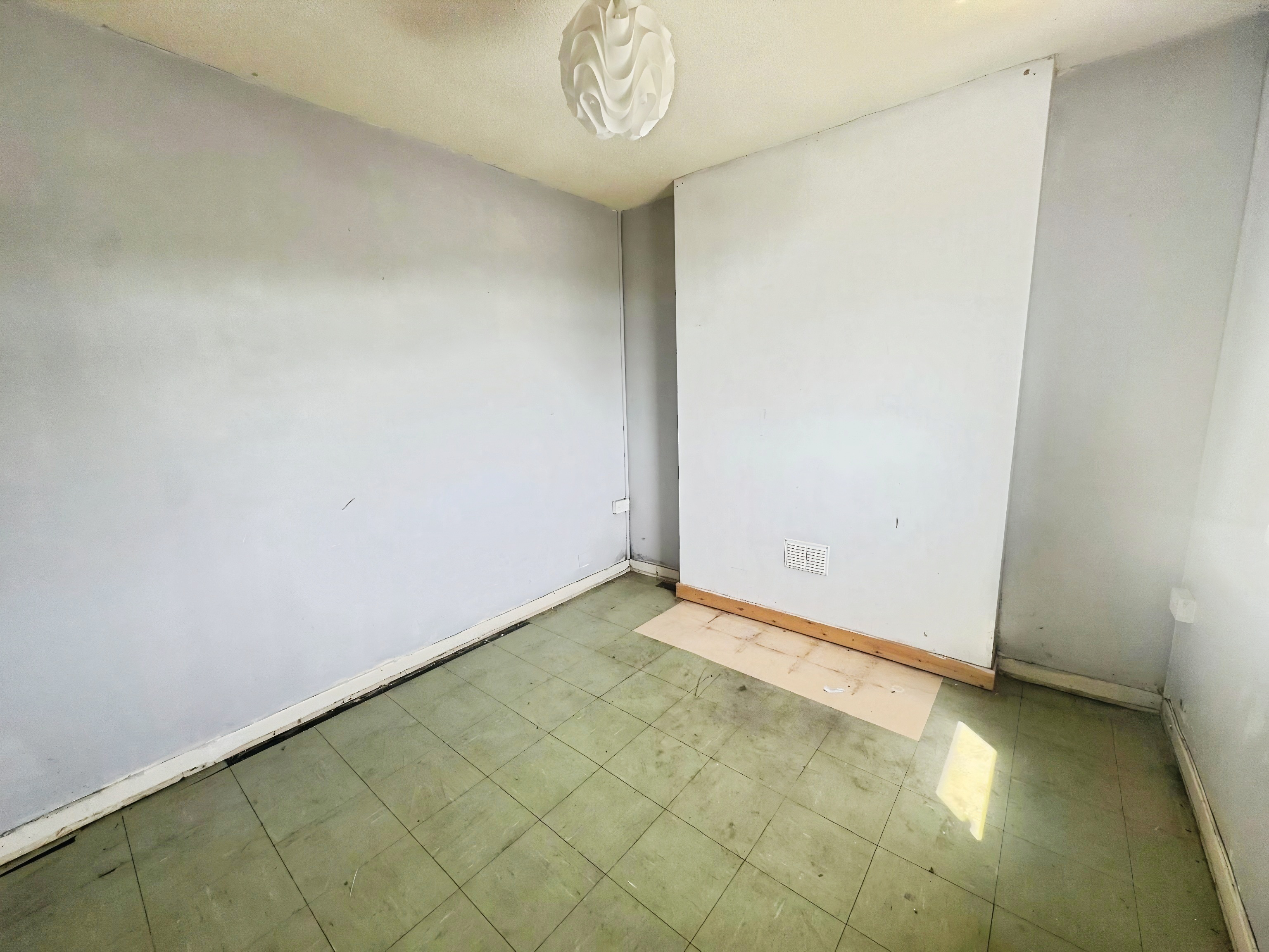 Heol Aelfryn, Pantyrawel, CF32, photo 13